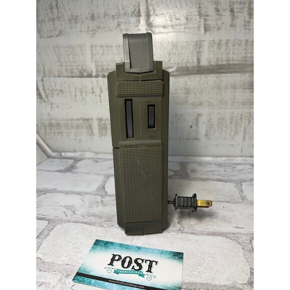 Vintage General Electric Two Way Power Radio Model #7-2808A - Picture 5 of 11